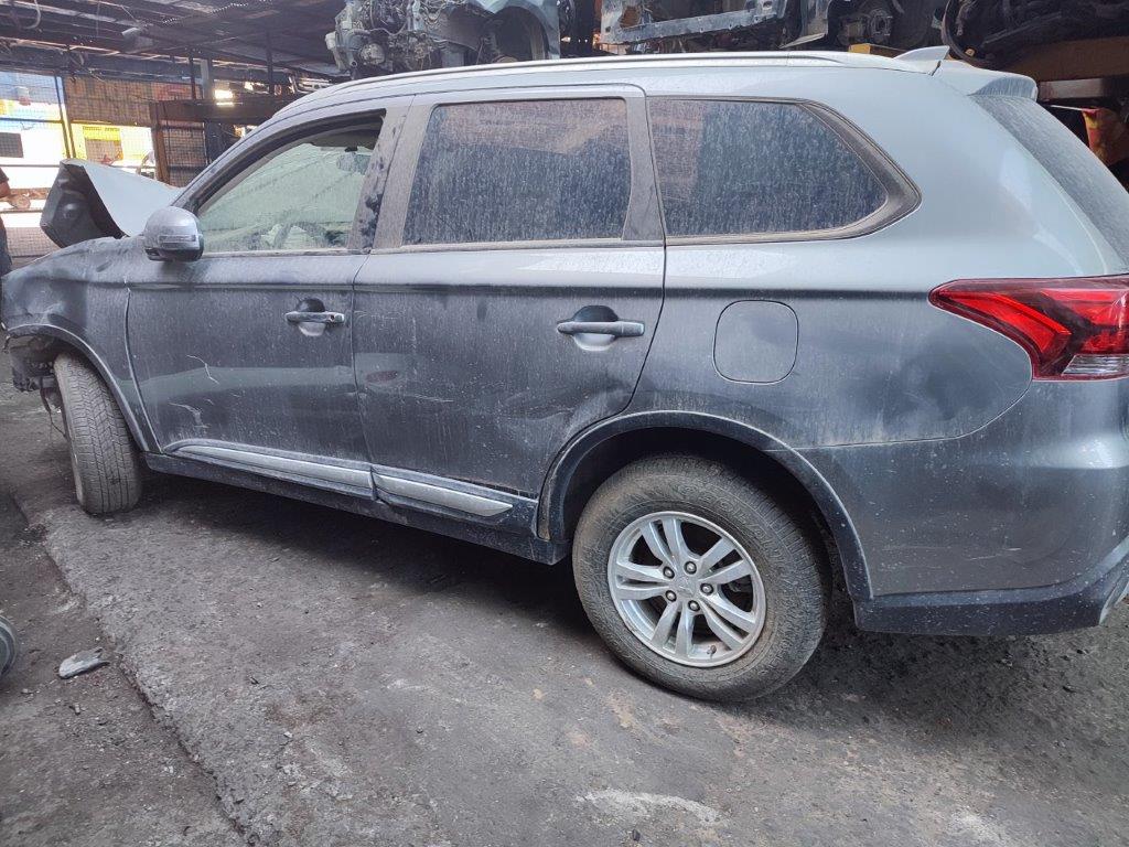 Compresor aire acondicionado Mitsubishi OUTLANDER  USADO